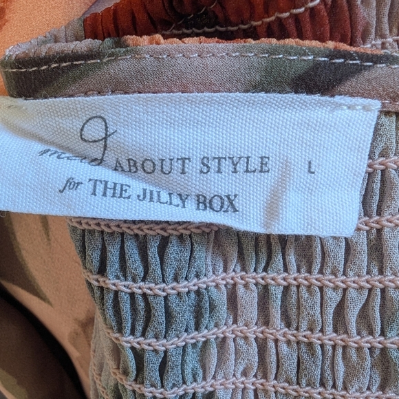 Mad About Style Jilly Box Grace Farm Floral Smocked Midi Dress Size L NWOT - Picture 17 of 17